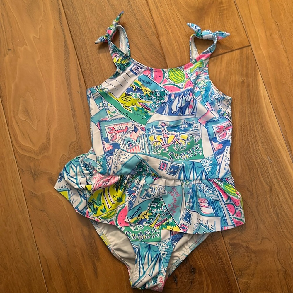 Lilly Pulitzer size 6 one piece suit